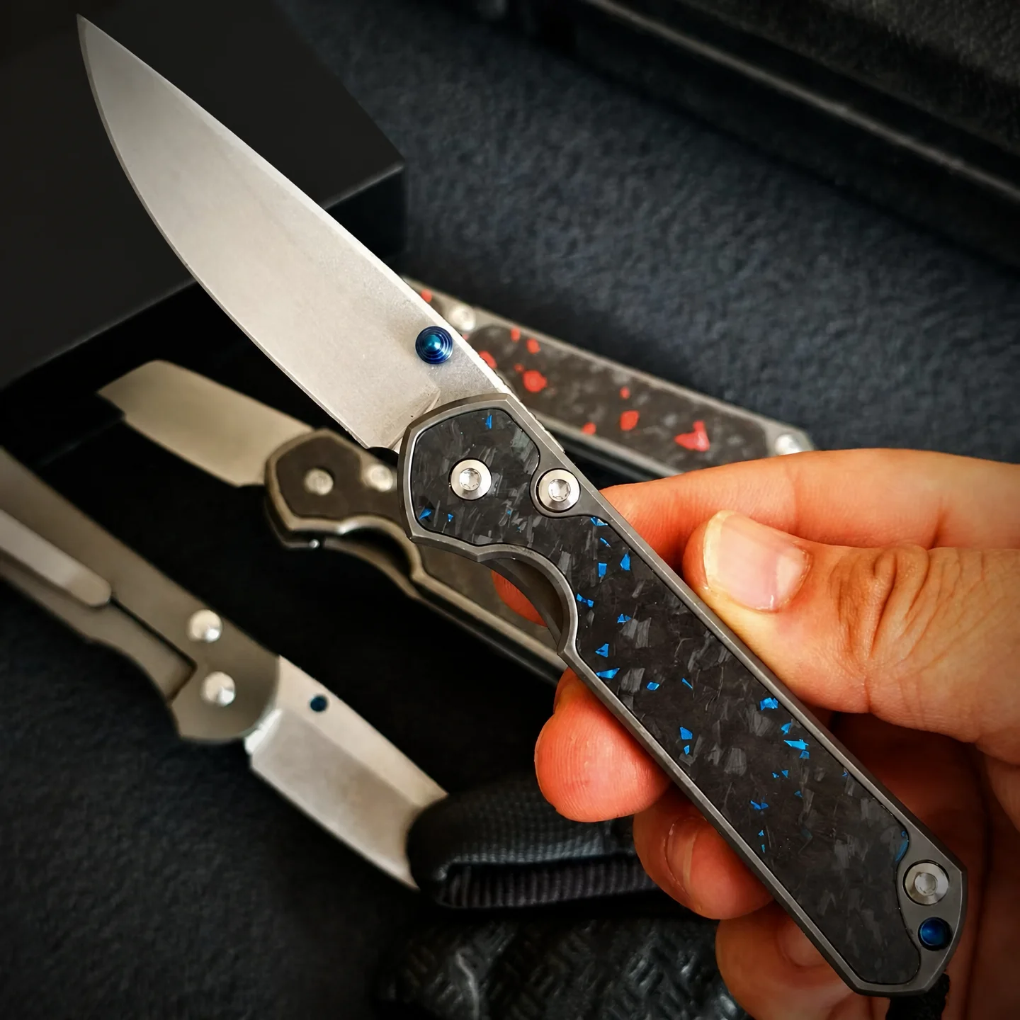 EDC Folding Knife 8Cr14MoV Steel Shredded Carbon Fiber Handle Pocket Knife Outdoor Camping Survival - view 4