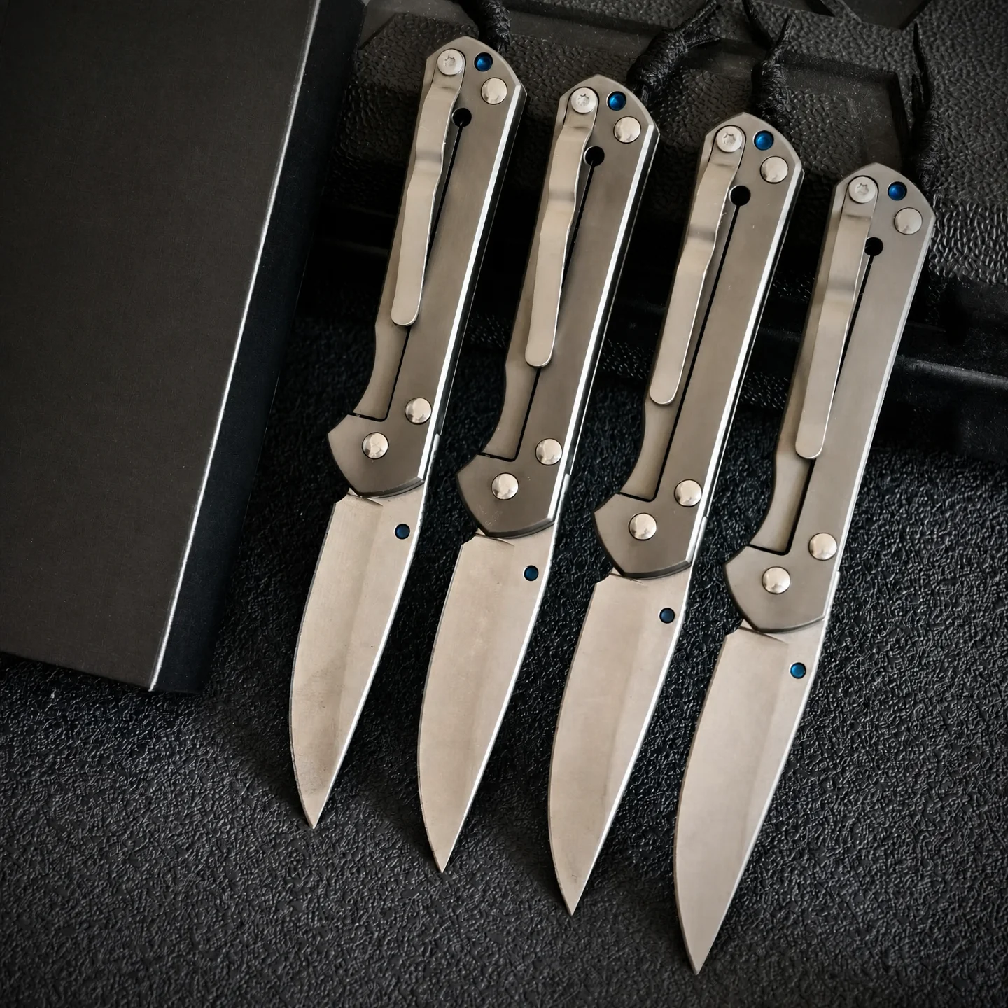 EDC Folding Knife 8Cr14MoV Steel Shredded Carbon Fiber Handle Pocket Knife Outdoor Camping Survival - view 2
