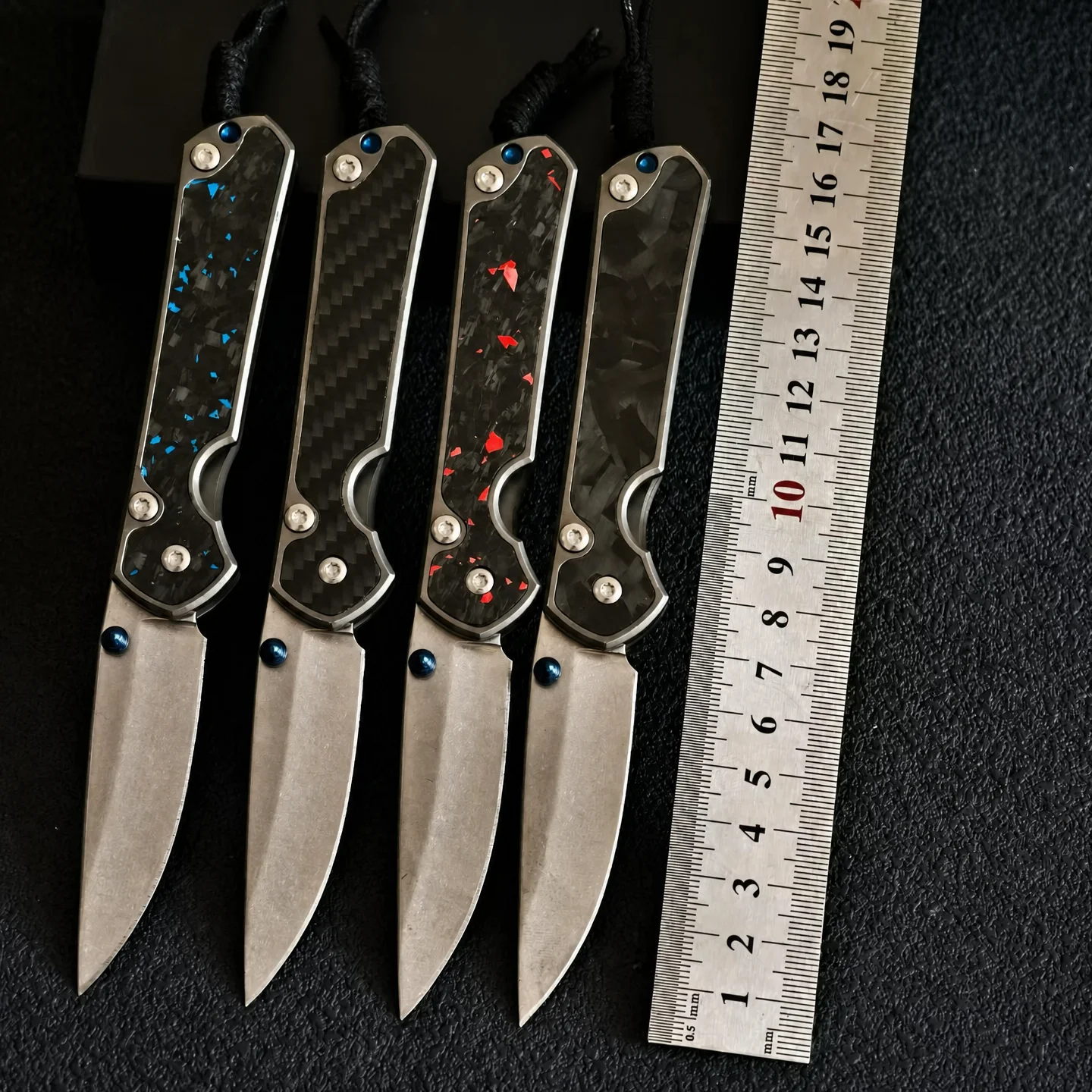 EDC Folding Knife 8Cr14MoV Steel Shredded Carbon Fiber Handle Pocket Knife Outdoor Camping Survival